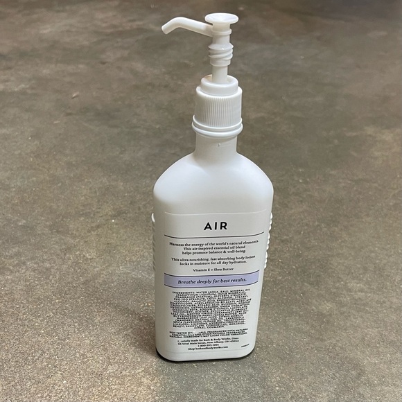 Bath Body Works Aromatherapy AIR Lavender Eucalyptus Spearmint Mandarin Lotion - Picture 3 of 4